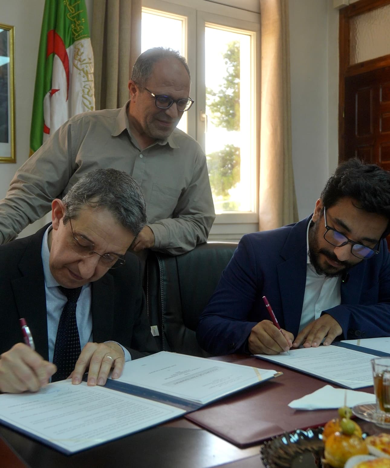 Partnership signing between BrainerX and ESI